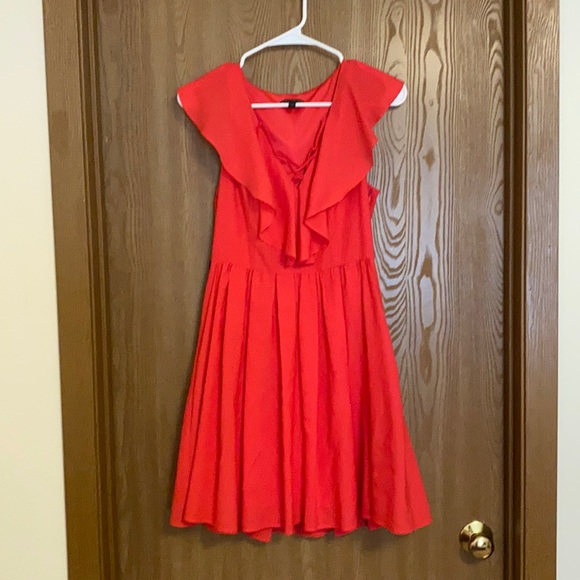 Express dress - Picture 1 of 3